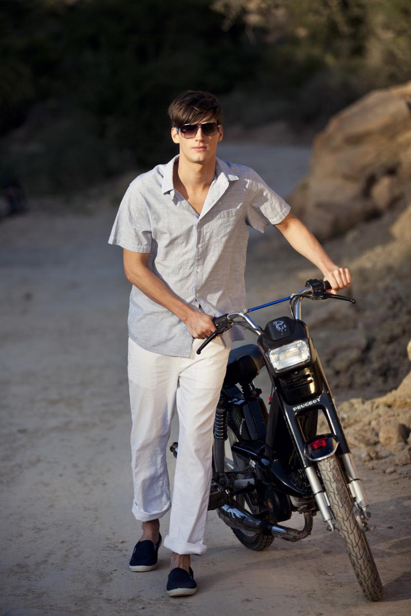 Standard Cloth, Commune, Comming Soon, H&M, RAF, Converse, Helmut Lang, Miu-Miu, Prada, Collection Prive, Jil Sander, Pharm,  Dead Meat, mQ, John Varvatos, Pringle, RAF, Commune, John Varvatos