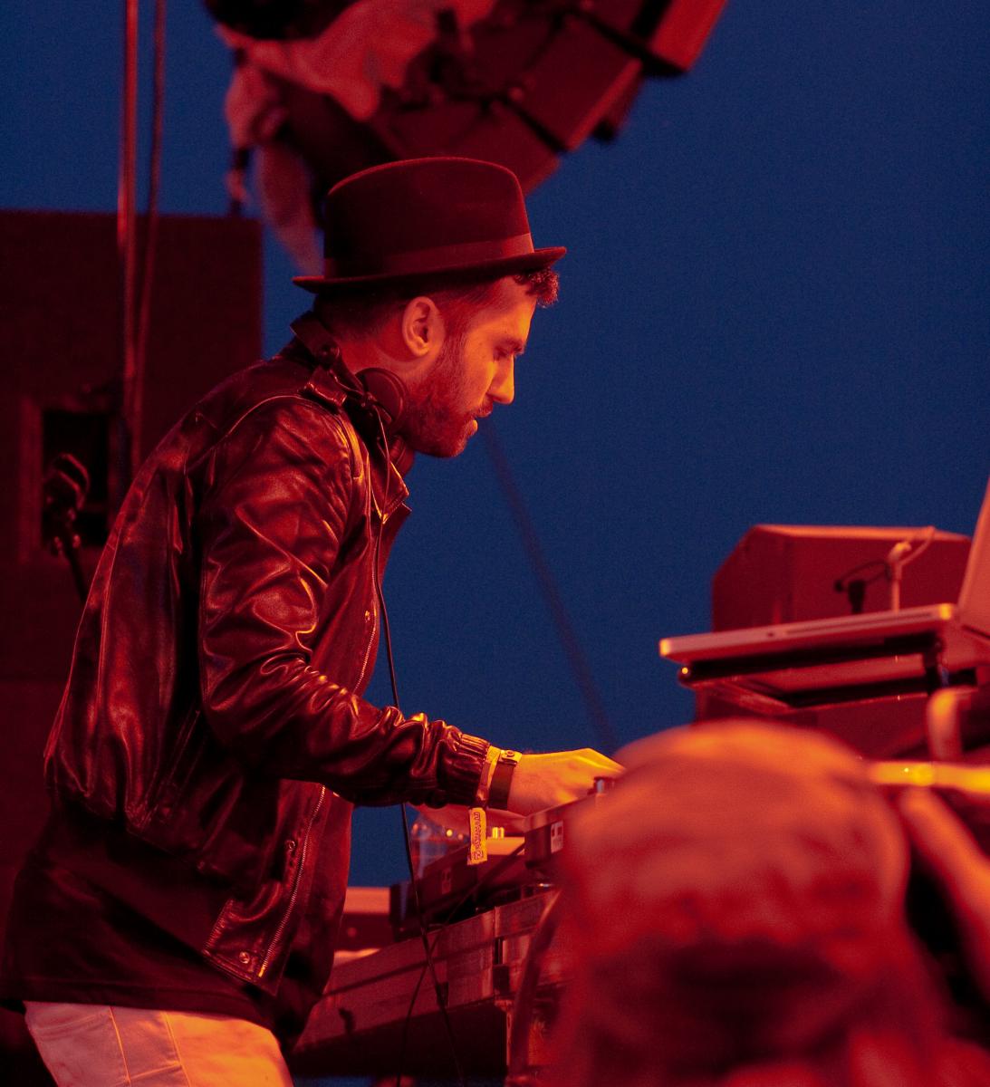 A-Trak 2013, Alain Macklovitch, Элэн Маклович, Duck Sauce, Barbra Streisand