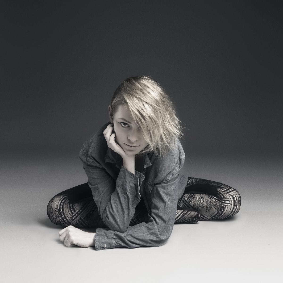 uffie, uffie add suv, uffie скачать, uffie mc s can kiss, uffie mcs can kiss, uffie difficult, uffie first love