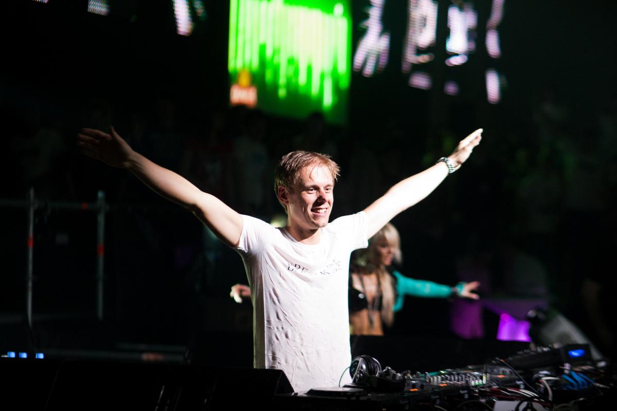 музыка armin van buuren, armin van buuren фото, armin van buuren концерт, armin van buuren в москве, armin van buuren в экспоцентре, armin van buuren выступление, armin van buuren картинки, armin van buuren москва концерт, концерт 2010 armin van buuren, экспоцентр, экспоцентр фото, г москва экспоцентр