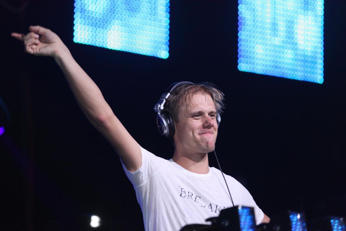 музыка armin van buuren, armin van buuren фото, armin van buuren концерт, armin van buuren в москве, armin van buuren в экспоцентре, armin van buuren выступление, armin van buuren картинки, armin van buuren москва концерт, концерт 2010 armin van buuren, экспоцентр, экспоцентр фото, г москва экспоцентр