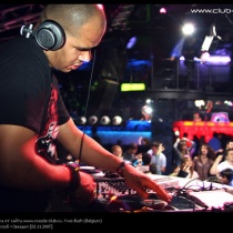 dj - Yves Bash