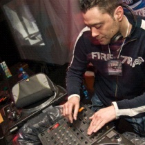 dj - Sleeper Cell