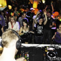 dj - Aka Carl