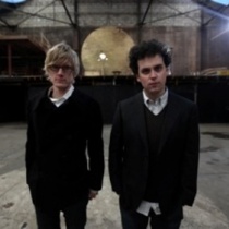 dj - Simian Mobile Disco
