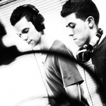 dj - Ochoa & Sanchez