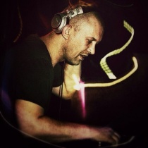 dj - Born To Funk