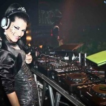dj - Sara Castro