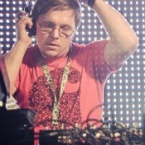 dj - Chris SU