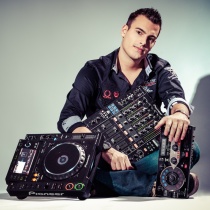 dj - Denny Crane