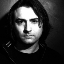 dj - Chris Gavin