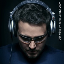 dj - DEF Mike