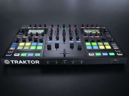 Native Instruments TRAKTOR KONTROL S8 