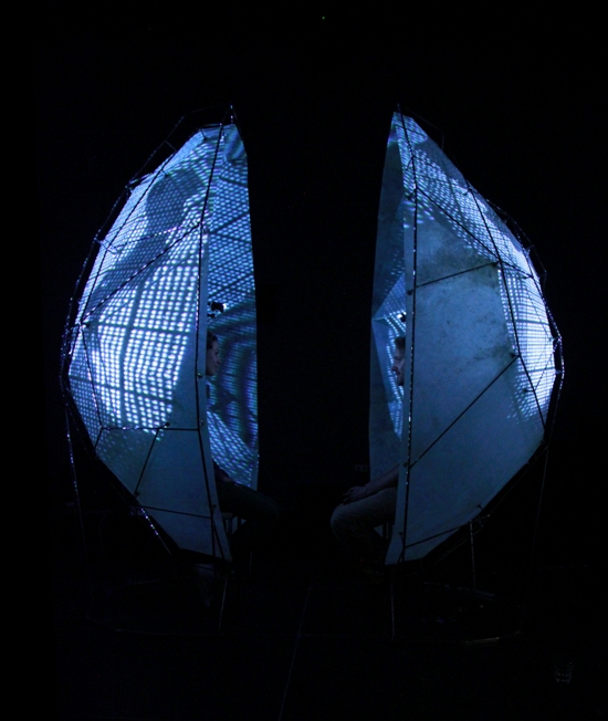 suzanne_dikke_matthias_oostrik_mutual_wave_machine_2013.jpg