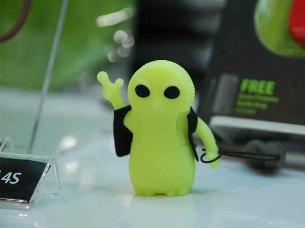 Bone, Consumer Electronics & Photo Expo 2012, прикольные флэшки, подарочные флешки, лучшие флеш накопители, оригинальные флеш накопители