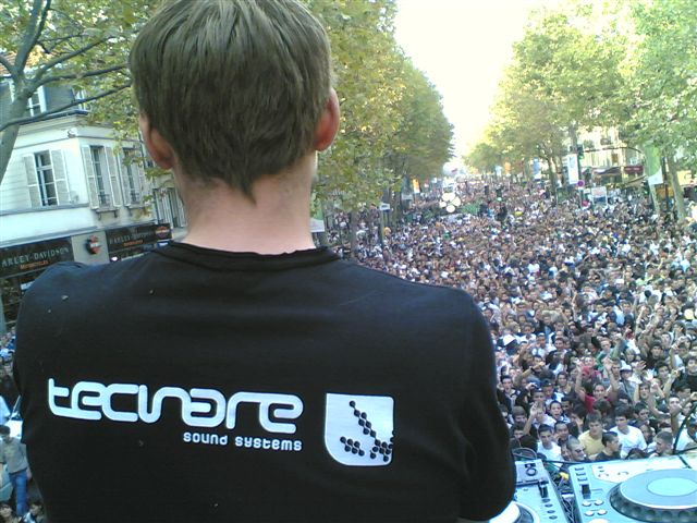TECHNOPARADE, клубы парижа,ночной клуб париж, ночные клубы парижа, лучшие клубы парижа, ночной клуб париж фото, клубы парижа отзывы, лучшие ночные клубы парижа