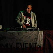 dj - Apple One