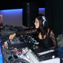 dj - DJ Linda