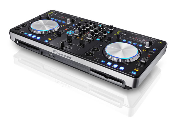 xdj-r1_angle-right_white-bg_lr.jpg